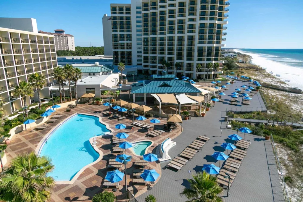 Family Resorts In Florida With A Water Park on Beach.