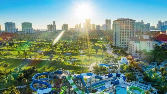 Family Resorts In Florida With A Water Park on Beach.