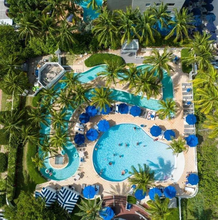 Family Resorts In Florida With A Water Park on Beach.