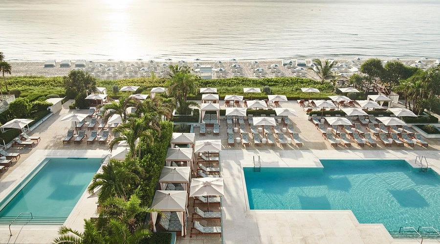Family Resorts In Florida With A Water Park on Beach.