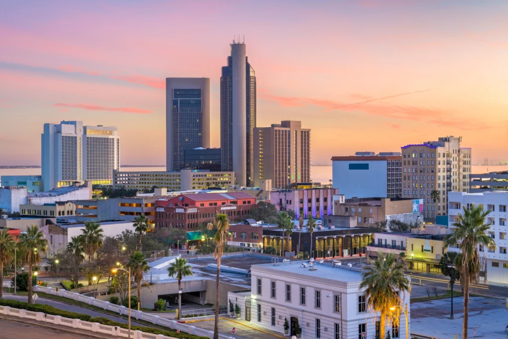 warm places to visit in January in USA