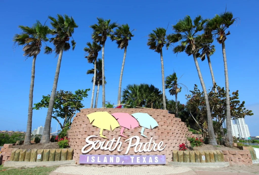 warm places to visit in January in USA